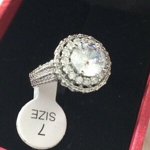 NWT Peermont Sz 7 Diamond Look engagement ring, Fashion Jewelry